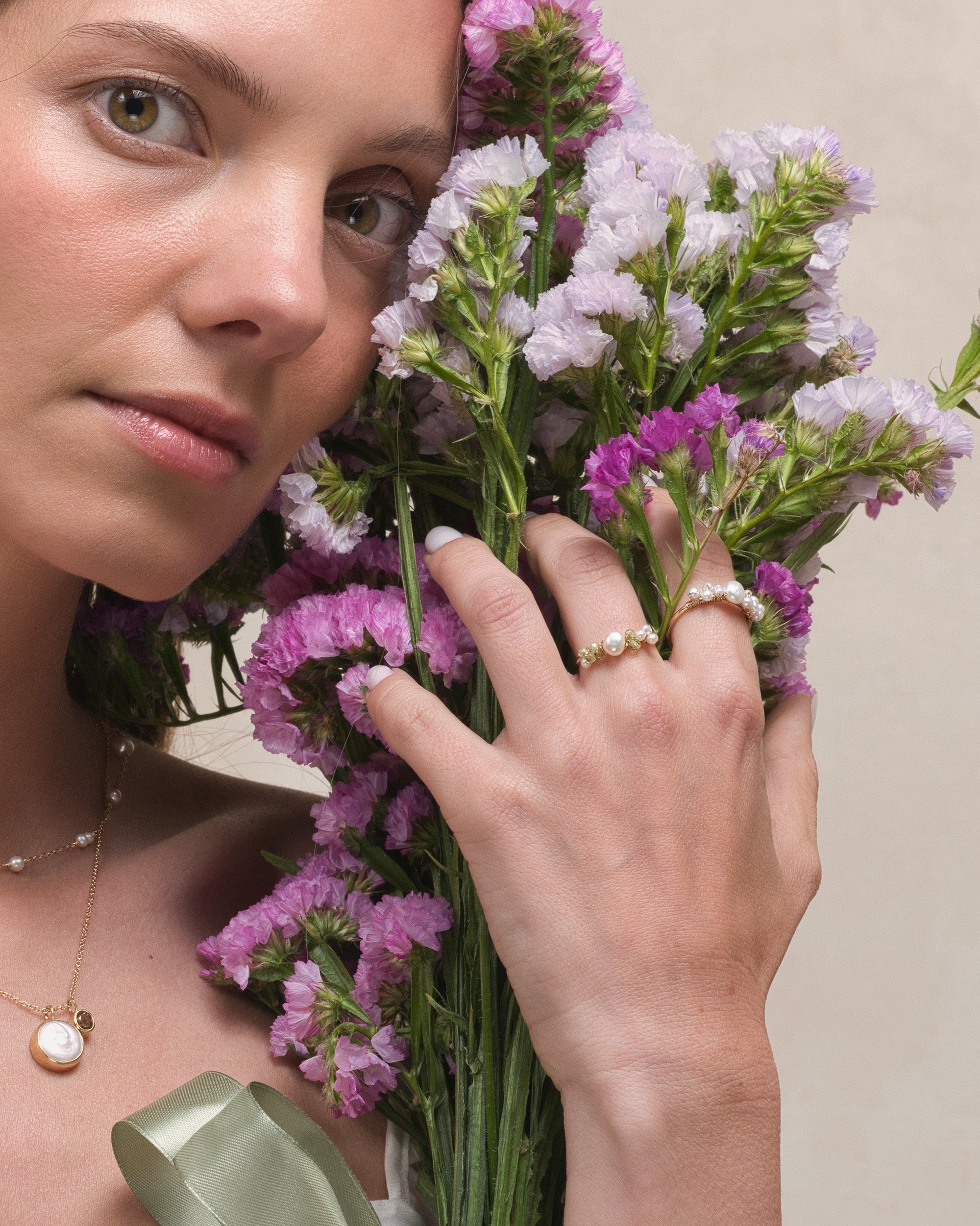 Lueur no. 8 | Peridot & Baroque Pearl Ring