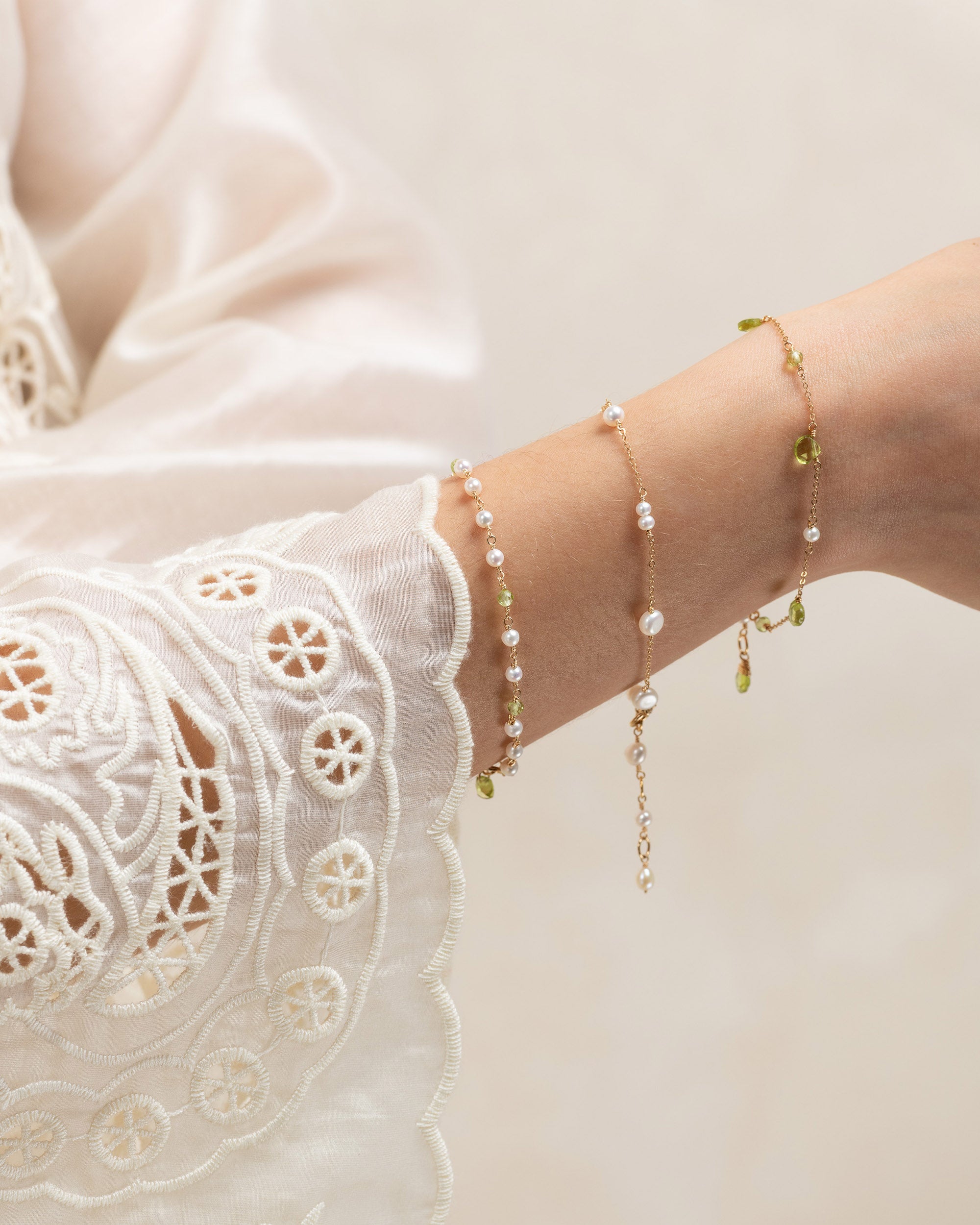 Lueur no. 5 | Pearl & Faceted Peridot Bracelet