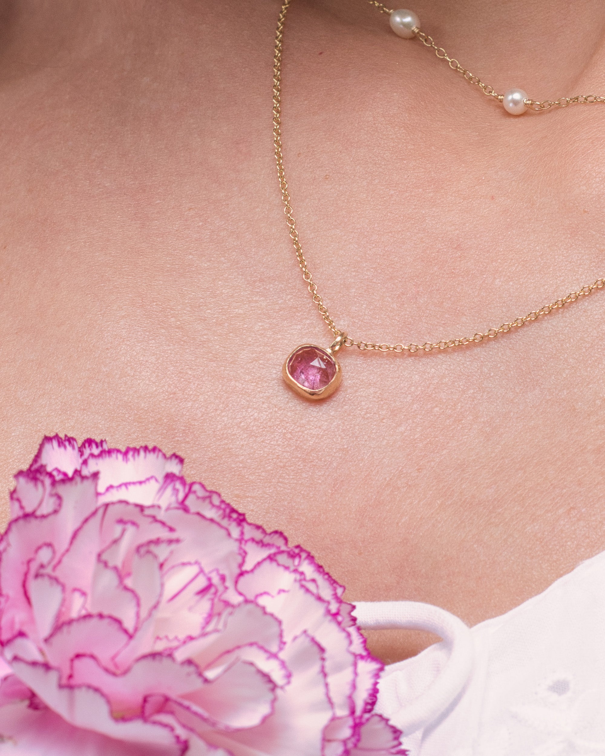 Pétale no. 7 | One-of-a-kind Gold Rosecut Tourmaline Pendant (pink)